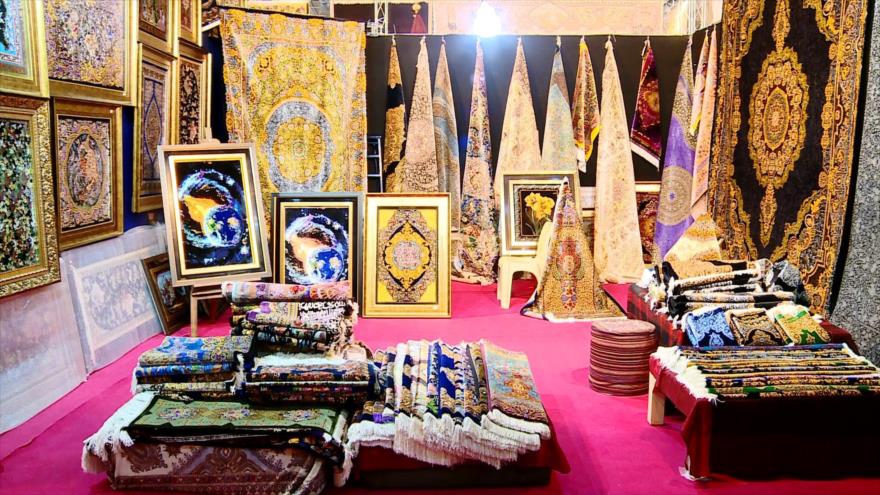 Se celebra 30ª Exposición de Alfombras Hechas a Mano en Irán