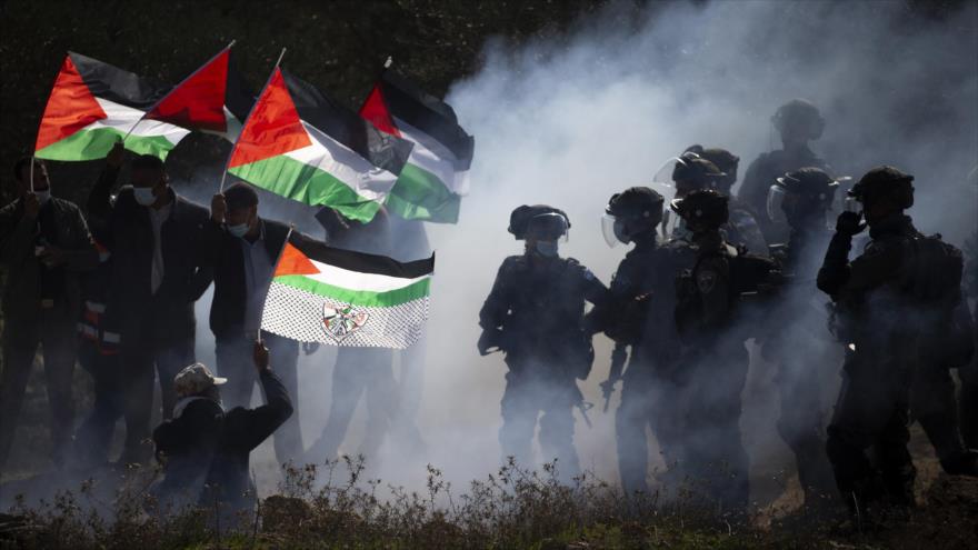 Soldados israelíes durante un enfrentamiento con manifestantes palestinos. (Foto:AP)