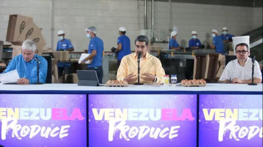 El presidente de Venezuela, Nicolás Maduro, habla en una granja en el estado Carabobo sobre la necesidad de la vocación exportadora, 30 de agosto de 2023.
