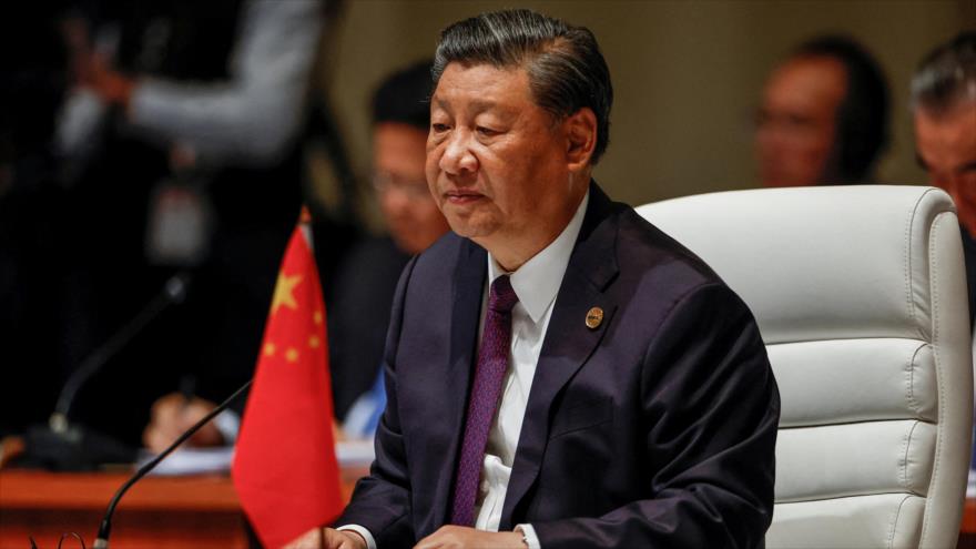 El presidente chino, Xi Jinping, asiste a la sesión plenaria de la cumbre BRICS en Johannesburgo, Sudáfrica, 23 de agosto de 2023. (Foto: Reuters)