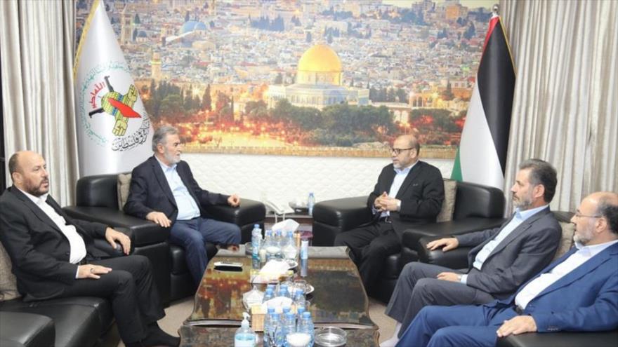 El líder de la Yihad Islámica, Ziad al-Najala (izda.), y el jefe adjunto del Buró Político de HAMAS, Musa Abu Marzuq, 14 de septiembre de 2023. (Foto: Palestina al-Youm).