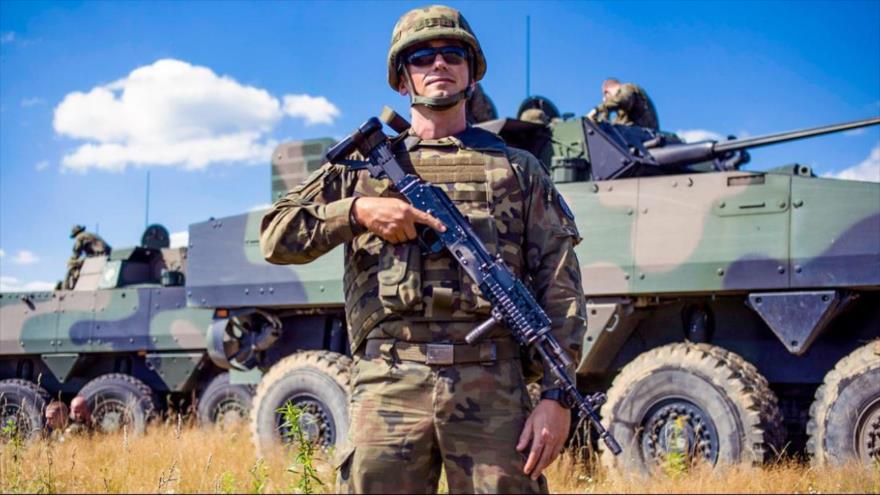 Militar polaco cerca de la frontera de Polonia con Bielorrusia, 12 de agosto de 2023.
