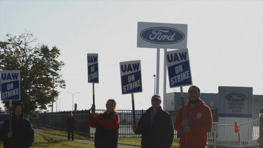 150 000 empleados automotrices de Detroit reclaman mejoras salariales