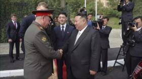 Kim termina su viaje de seis días a Rusia con regalos militares