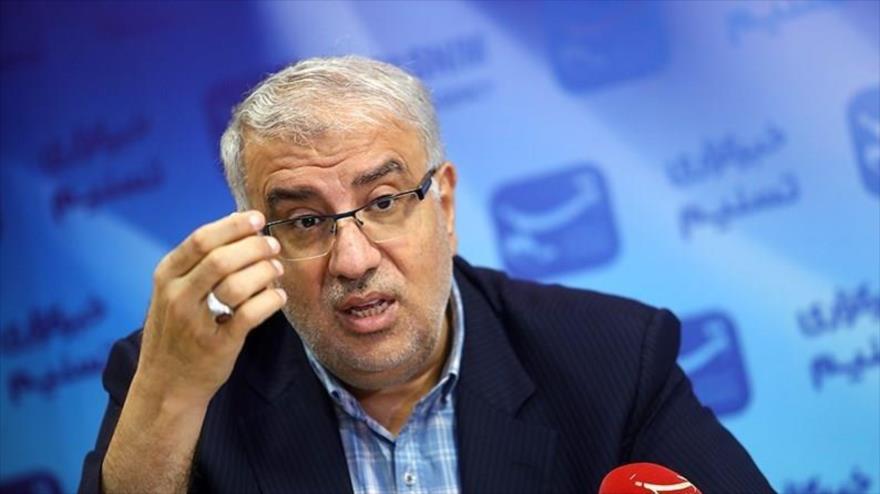 El ministro iraní de Petróleo, Yavad Oyi, durante una rueda de prensa.