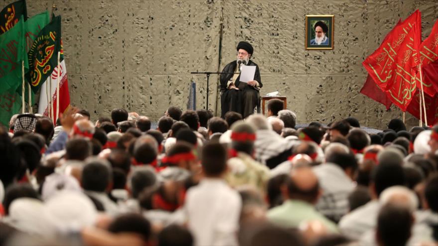Líder: La Defensa Sagrada ayudó a Irán a descubrir su grandeza