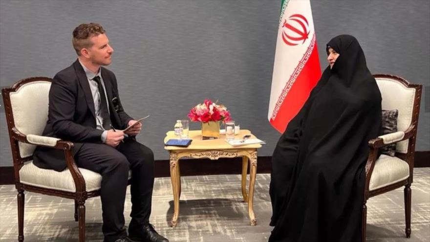 La esposa del presidente iraní, la doctora Yamile Alamolhoda, habla en una entrevista con Newsweek en Nueva York, septiembre de 2023. (Foto: Newsweek)