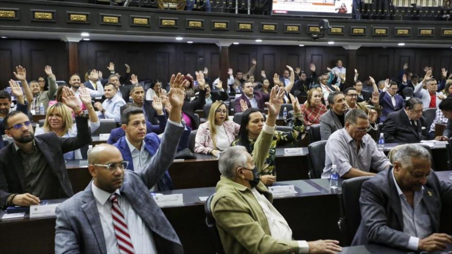 Parlamento de Venezuela convoca a referendo para el Esequibo