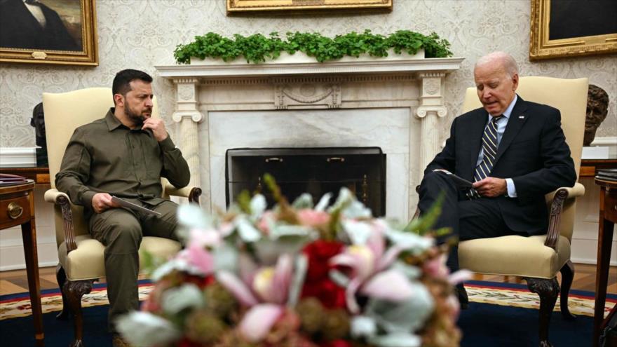 El presidente estadounidense, Joe Biden (dcha.), se reúne con su homólogo de Ucrania, Volodímir Zelenski, en la Casa Blanca, 21 de septiembre de 2023.