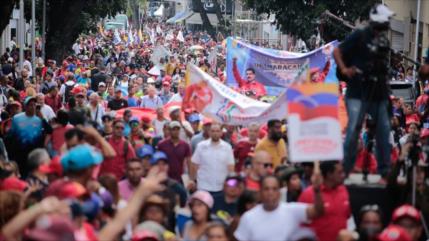 En imágenes: Venezolanos marchan en defensa del Esequibo