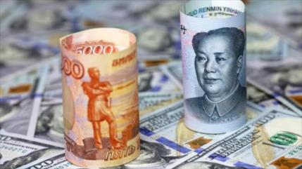 Comercio ruso en yuanes, “un reto para el dólar”, afirma BERD