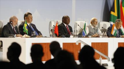 BRICS da “golpe demoledor” a Occidente con su alternativa al SWIFT