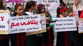 Niños palestinos recuerdan al mundo su “derecho a vivir sin asedio”