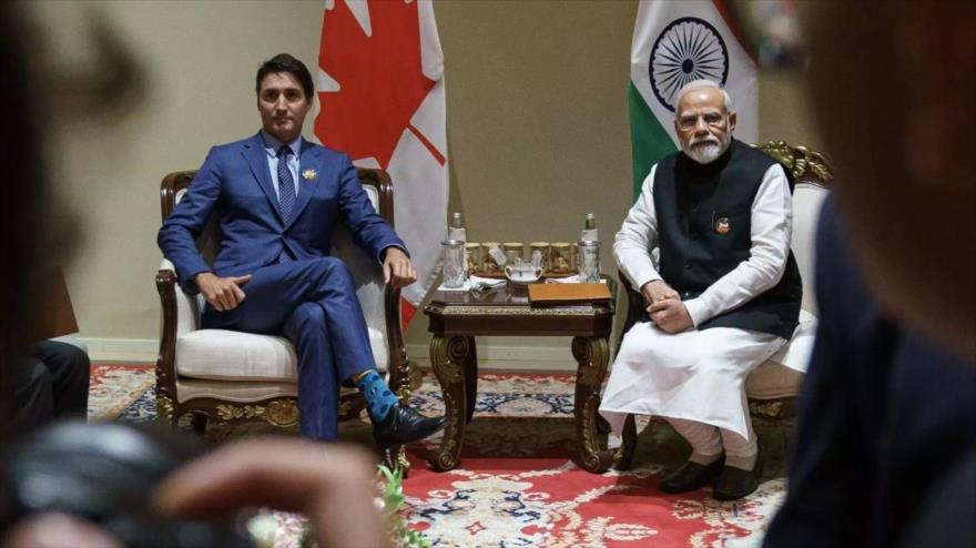 El primer ministro indio, Narendra Modi (izda.), y su homólogo canadiense, Justin Trudeau, en Nueva Delhi. 10 de septiembre de 2023. (Foto: AP)
