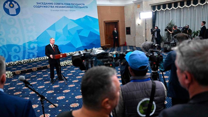 El presidente de Rusia, Vladímir Putin, en rueda de prensa en Kirguistán, 13 octubre de 2023. (Foto: AFP)