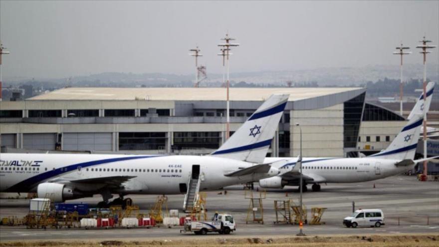 Dos aviones de pasajeros en el aeropuerto Ben Gurion en los territrios ocupados por Israel.
