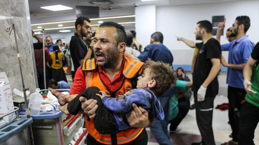 Ataque aéreo israelí al hospital de Al-Ahli, en la ciudad de Gaza, causa más de 500 muertos y cientos de heridos, 17 de octubre de 2023.