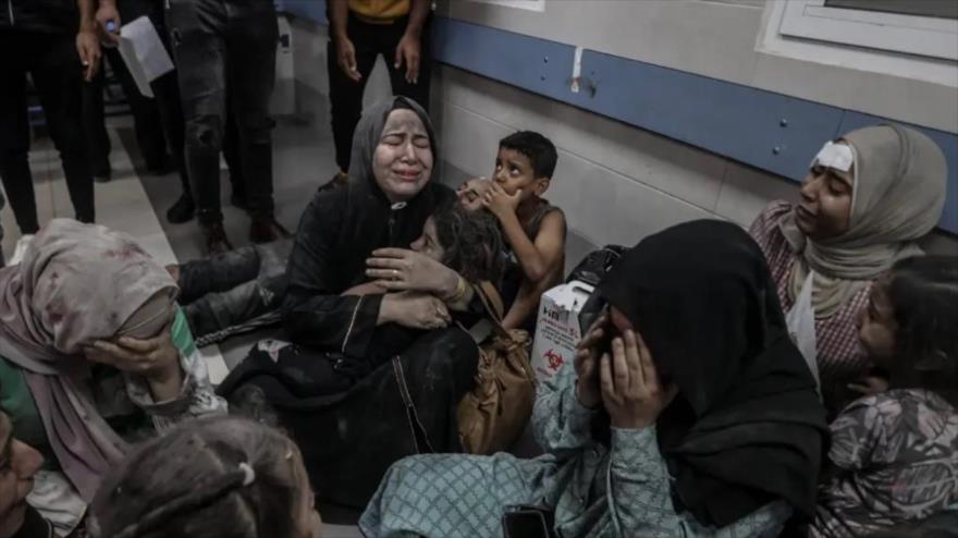 Palestinos heridos trasladados al Hospital Al-Shifa tras el ataque aéreo israelí al Hospital Al-Ahli en Gaza, 17 de octubre de 2023. Foto: Agencia Anadolu