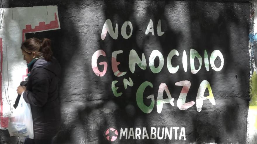 Artistas argentinos realizan mural en solidaridad con Palestina