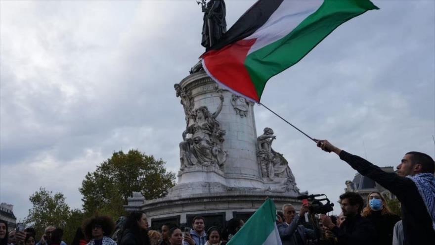 Masiva manifestación en París ruge a favor de Palestina