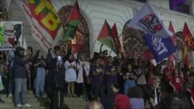 Queman bandera de Israel en Brasil en protesta por crímenes en Gaza