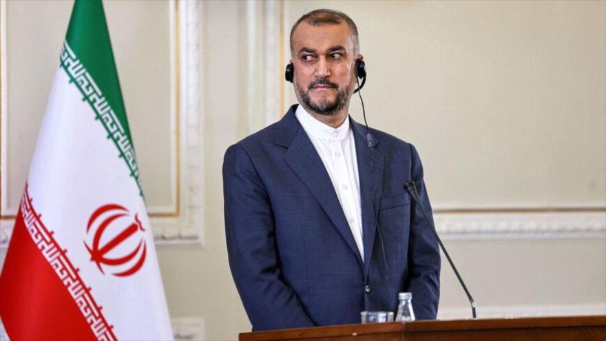 El ministro de Asuntos Exteriores de Irán, Hossein Amir-Abdollahian, durante una conferencia de prensa, 23 de junio de 2022. (Foto: AFP)