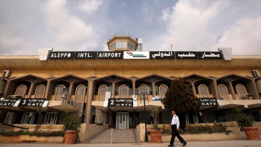 Fachada del edificio del Aeropuerto Internacional de Alepo, Siria.