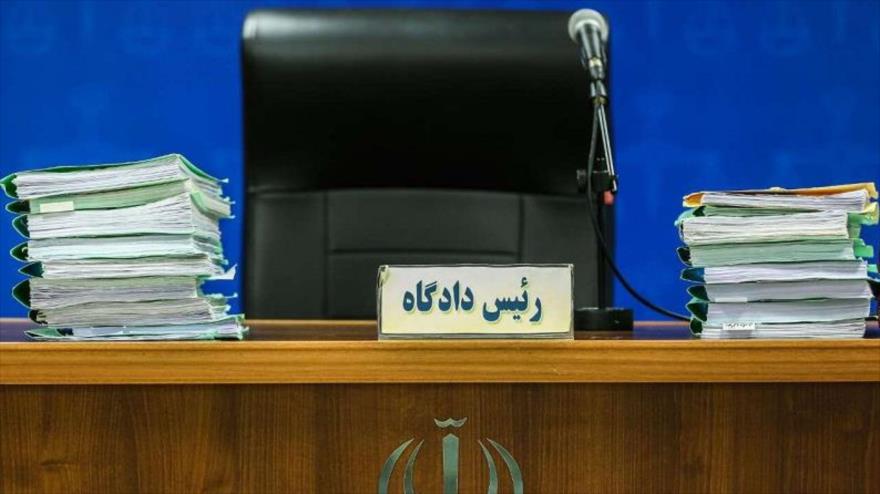 Irán emite fallo contra dos periodistas involucradas en disturbios