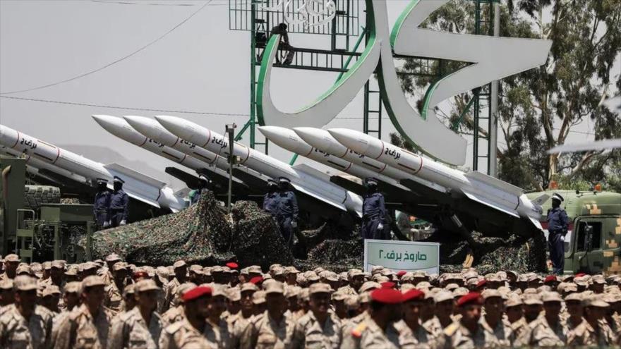 Misiles durante un desfile militar en Yemen. (Foto: Reuters)