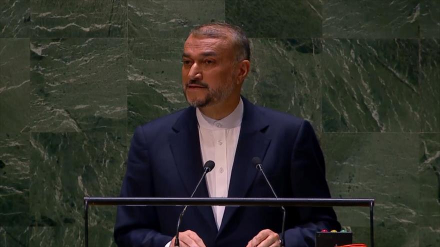 El canciller iraní, Hosein Amir Abdolahian, habla durante una sesión de la Asamblea General de las Naciones Unidas (AGNU), 26 de octubre de 2023.