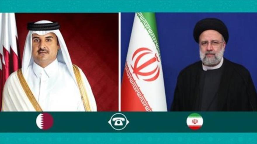 El presidente de Irán, Ebrahim Raisi (derecha), y el emir de Catar, el sheij Tamim bin Hamad Al Thani.