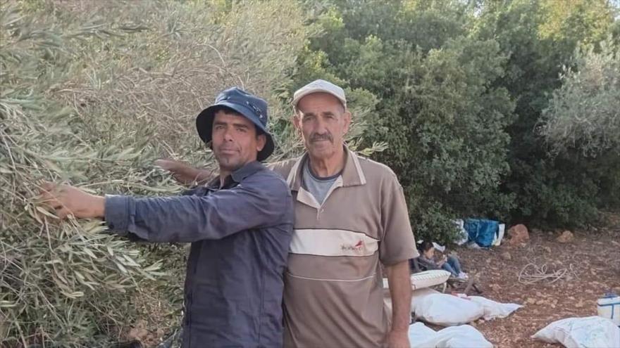 Bilal Muhamed Salé, el palestino de 40 años (izda.) que murió por tiroteos de los colonos israelíes en Al-Sawiya, distrito de Nablús.