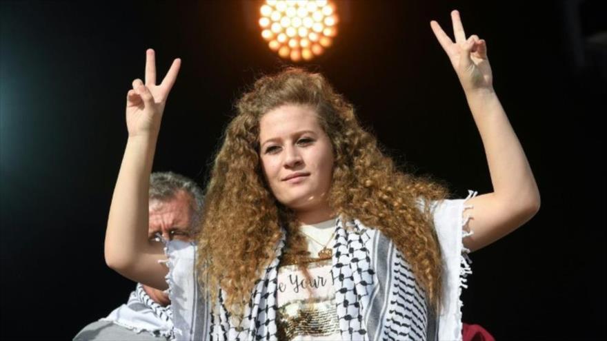 La activista palestina Ahed Tamimi durante un evento en la comuna francesa de La Courneuve,16 de septiembre de 2018.
