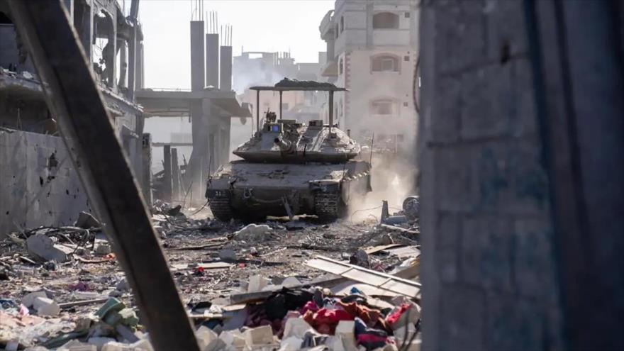 Vídeo: Tanques del ejército israelí asedian tres hospitales en Gaza | HISPANTV