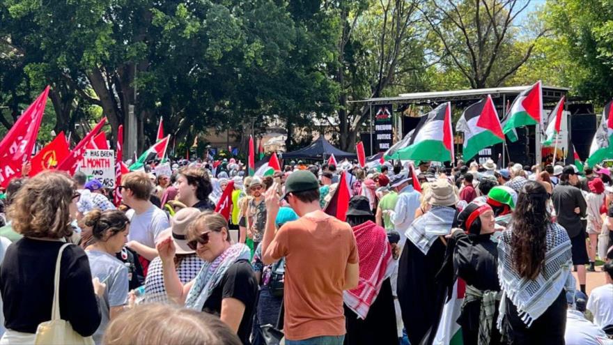 Los australianos se manifiestan contra el genocidio israelí en Gaza.