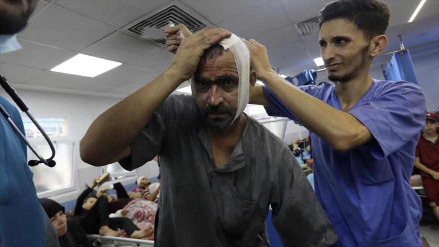 Un palestino herido en el hospital de Al Shifa, tras los ataques aéreos israelíes en la ciudad de Gaza, el 5 de noviembre de 2023.
