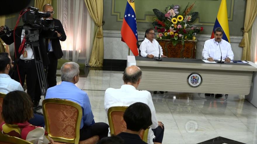 Maduro y Petro abordan diálogos de paz en Caracas