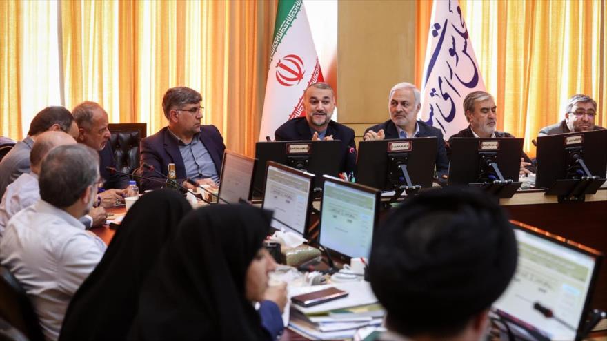 Canciller iraní, Hosein Amir Abdolahian, en una reunión de la Comisión de Seguridad Nacional y Política Exterior del Parlamento, 19 de noviembre de 2023.