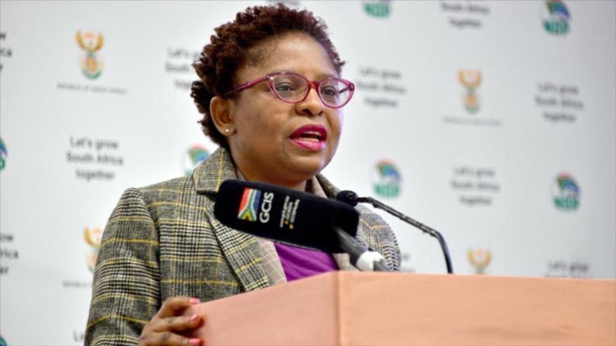 La ministra de la Presidencia de Sudáfrica, Khumbudzo Ntshavheni. 