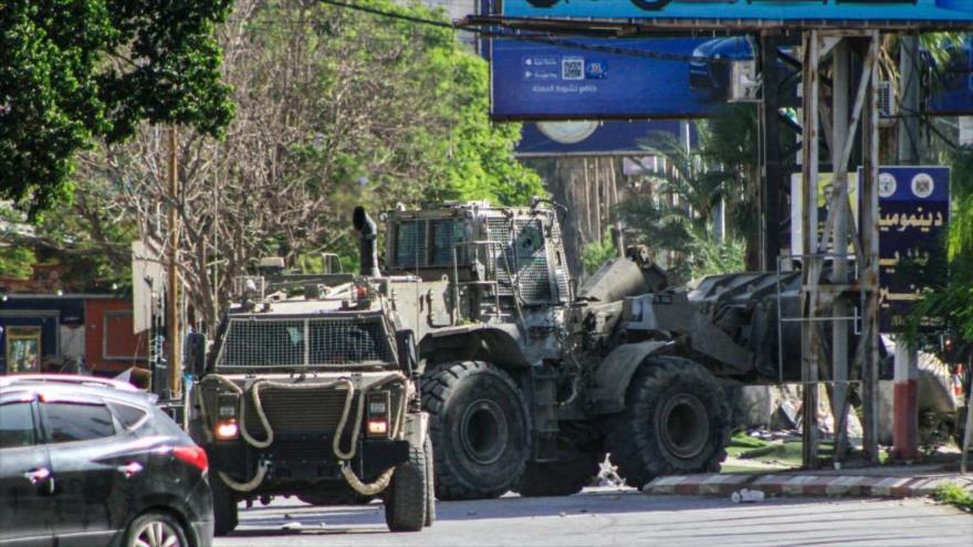 Blindados del ejército israelí en la ocupada Cisjordania.

