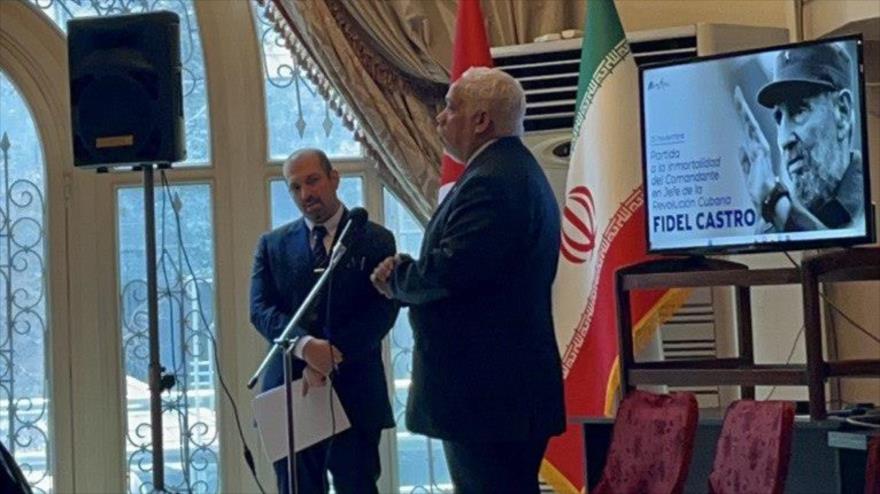 Irán rinde tributo a Fidel Castro y alaba su apoyo a Palestina