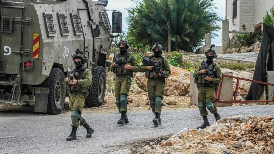 Soldados israelíes en una redada en la Cisjordania ocupada.
