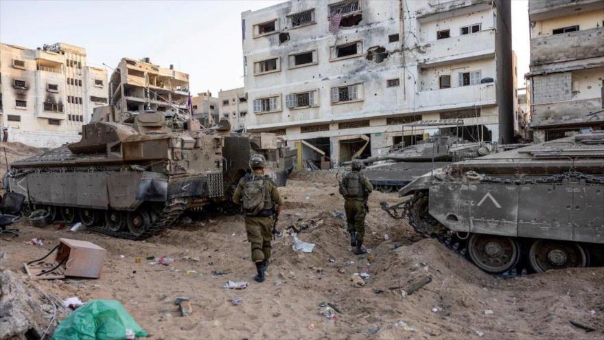 Los militares israelíes y los combatientes palestinos están luchando a corta distancia en la ciudad de Gaza, noviembre de 2023. (Foto: Reuters)