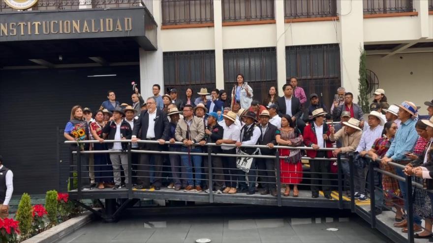 Presidente electo de Guatemala encabezó una masiva manifestación