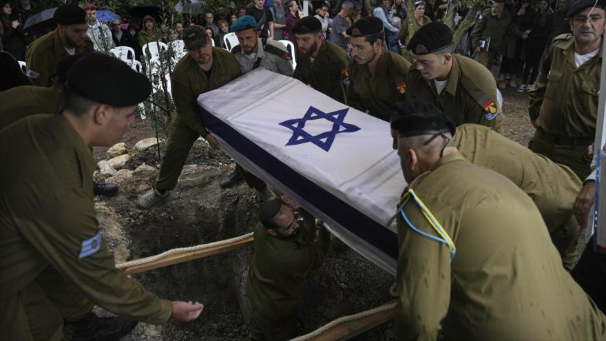 La ceremonia de entierro de un soldado israelí, norte de las tierras ocupadas, noviembre de 2023. 