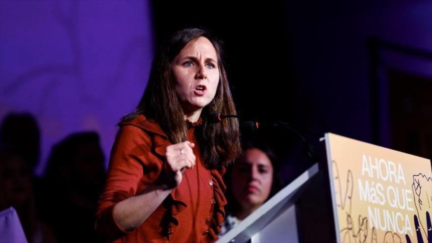 La líder de Podemos, Ione Belarra, durante un acto del partido político español en Madrid, 16 de diciembre de 2023.