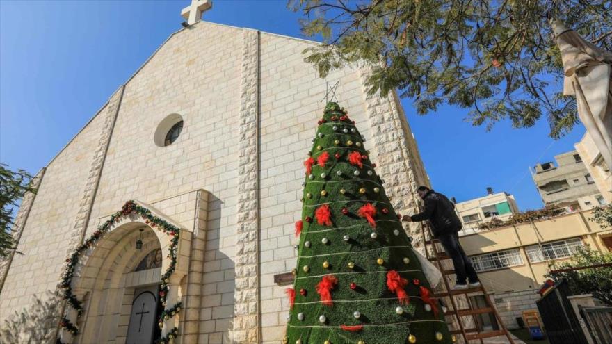 Una fotografía de archivo muestra el exterior de la iglesia católica romana de la Sagrada Familia en la ciudad de Gaza. Foto: AFP