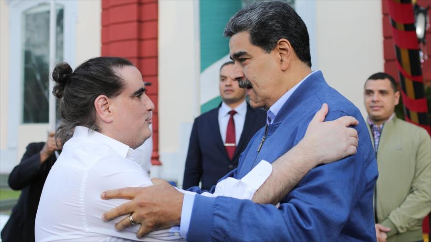 Maduro recibe al diplomático Alex Saab, liberado por EEUU