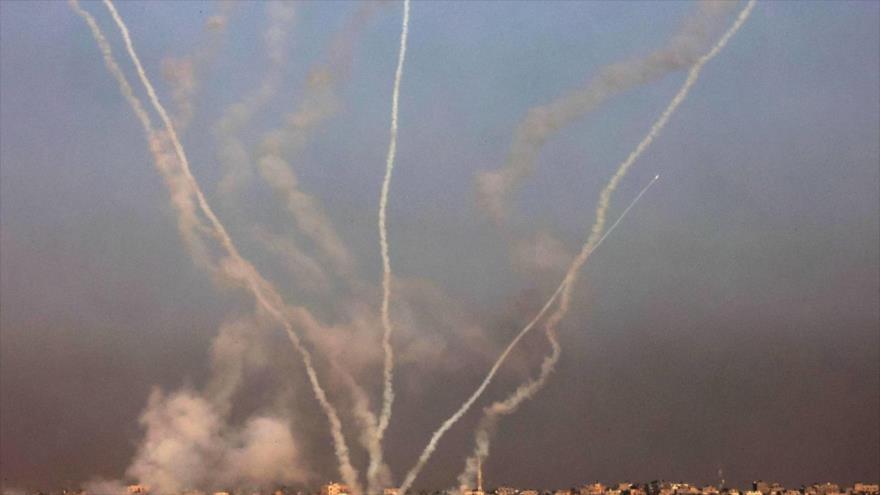 Cohetes lanzados desde la Franja de Gaza hacia los territorios ocupados por Israel.