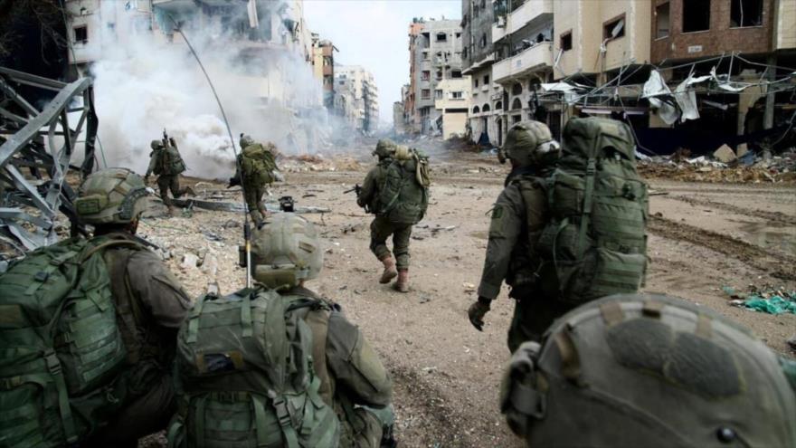 Soldados israelíes operan en la Franja de Gaza, en medio del conflicto en curso entre Israel y la Resistencia palestina, 18 de diciembre de 2023. (Foto: Reuters)